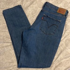 Womens Levi’s